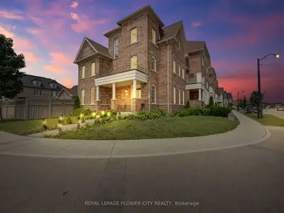 Att/Row/Townhouse in Vaughan