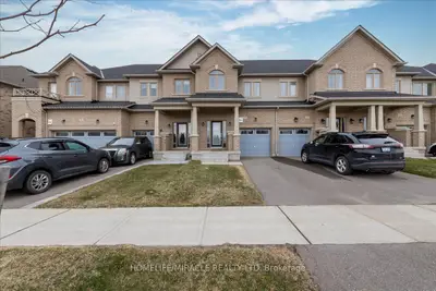 Att/Row/Townhouse in New Tecumseth
