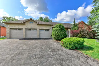 Detached in East Gwillimbury