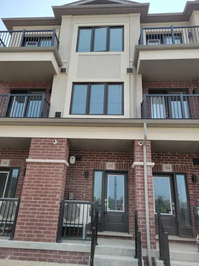 Condo Townhouse in Richmond Hill