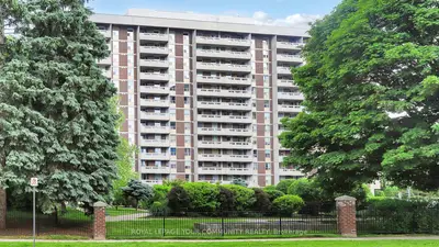 Condo Apartment in Markham