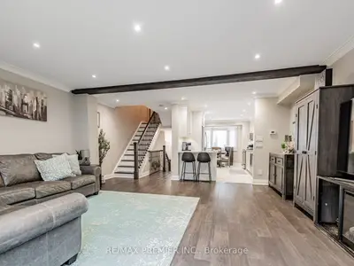 Condo Townhouse in Vaughan