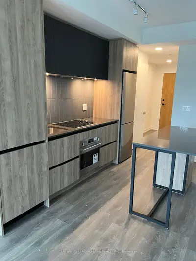 Condo Apartment in Vaughan