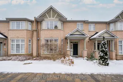 Condo Townhouse in Markham