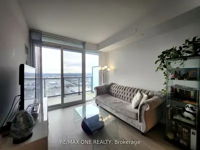 Condo Apartment in Vaughan
