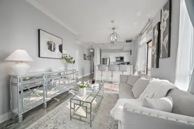 Condo Apartment in Vaughan