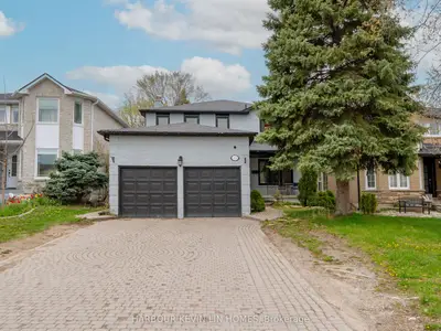 Detached in Richmond Hill