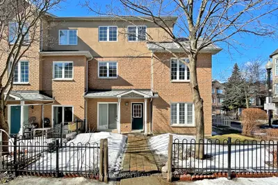 Condo Townhouse in Markham