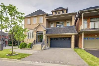 Detached in Richmond Hill