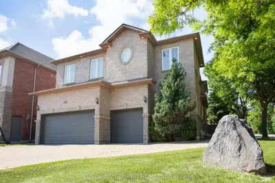 Detached in Richmond Hill