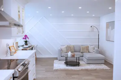 Semi-Detached in Richmond Hill