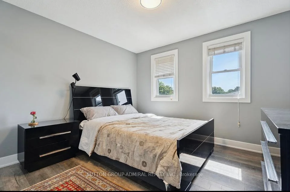 47 Doris Crescent, Newmarket, ON L3Y 7V3