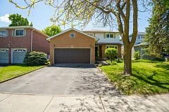 6 Oakmeadow Boulevard, Georgina, ON L4P 3L1