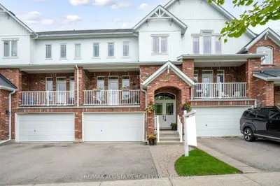 Att/Row/Townhouse in East Gwillimbury