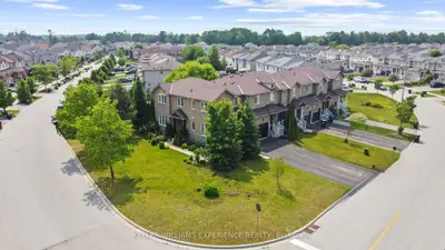 Att/Row/Townhouse in Essa