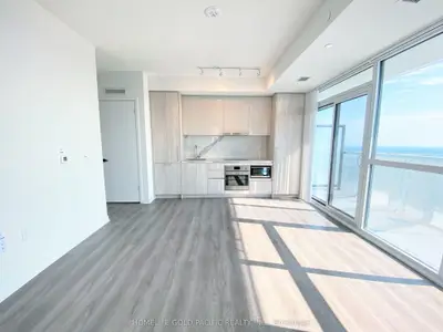 Condo Apartment in Vaughan