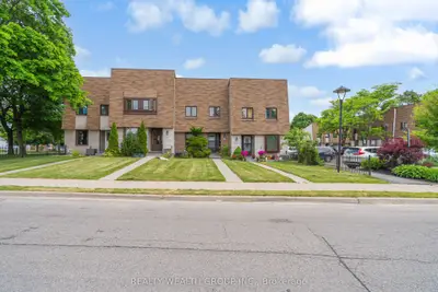 Condo Townhouse in Richmond Hill