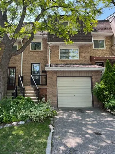 Condo Townhouse in Markham