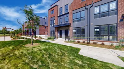 Att/Row/Townhouse in Vaughan