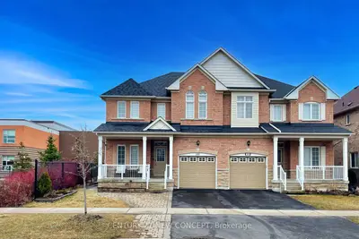 Semi-Detached in Richmond Hill