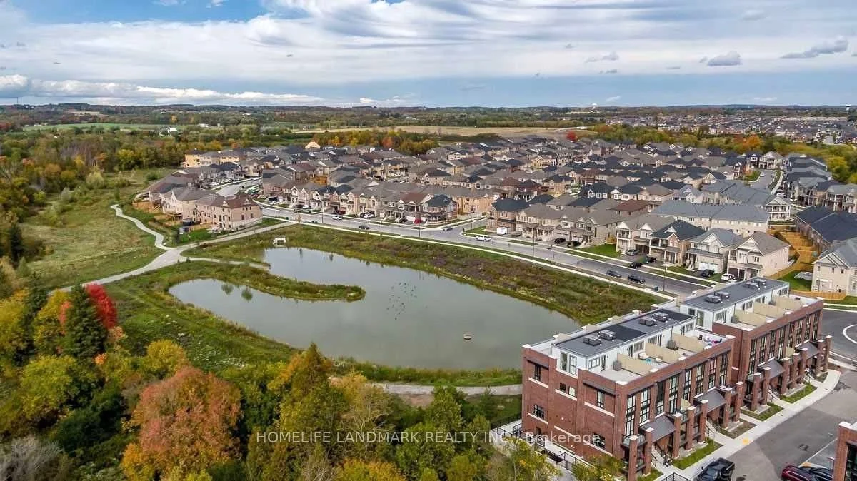 7 bellcastle Gate 433, Whitchurch-Stouffville, ON L4A 4T4