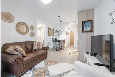 Condo Apartment in Vaughan
