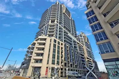 Condo Apartment in Richmond Hill