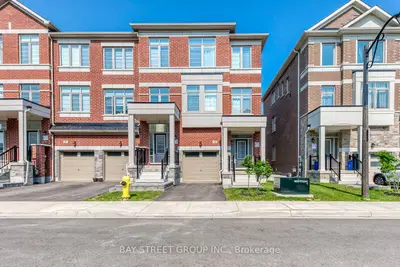 Att/Row/Townhouse in Markham