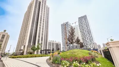 Condo Apartment in Vaughan