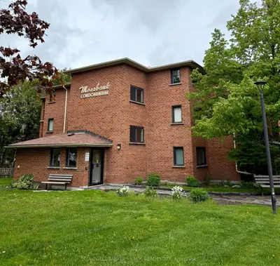Condo Apartment in Uxbridge