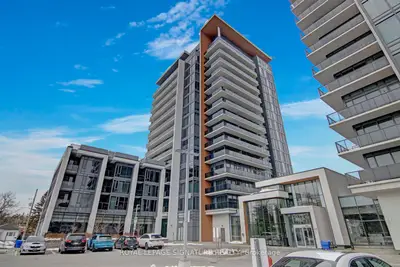 Condo Apartment in Richmond Hill