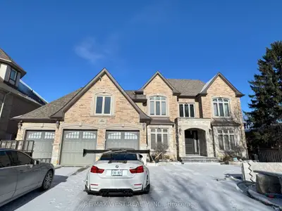 Detached in Richmond Hill