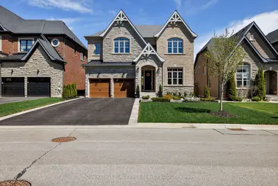 Detached in King