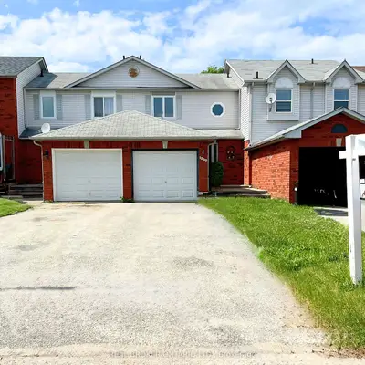 Att/Row/Townhouse in Innisfil