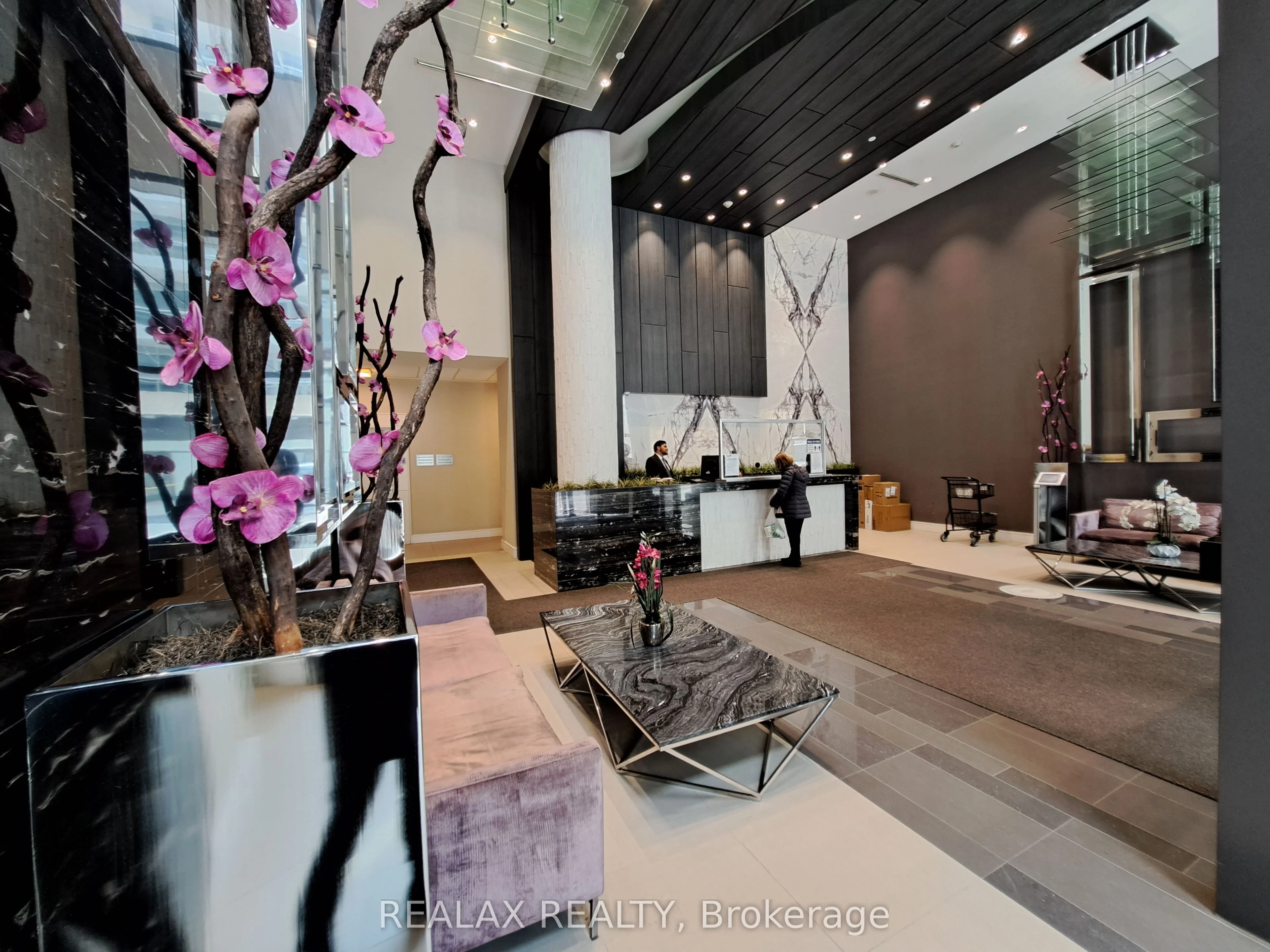 9205 Yonge Street 1610, Richmond Hill, ON L4C 6Z2