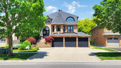 Detached in Richmond Hill