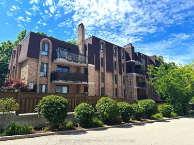 Condo Apartment in Aurora