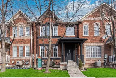 Att/Row/Townhouse in Vaughan