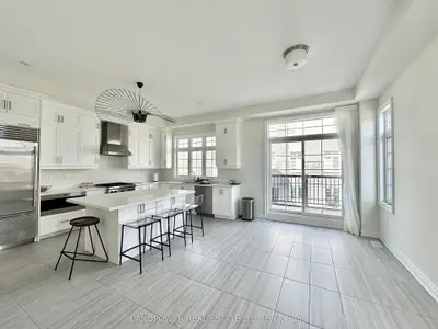 Att/Row/Townhouse in Markham
