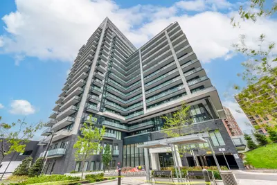 Condo Apartment in Richmond Hill