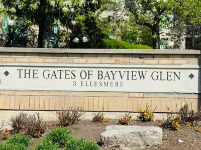 Condo Apartment in Richmond Hill