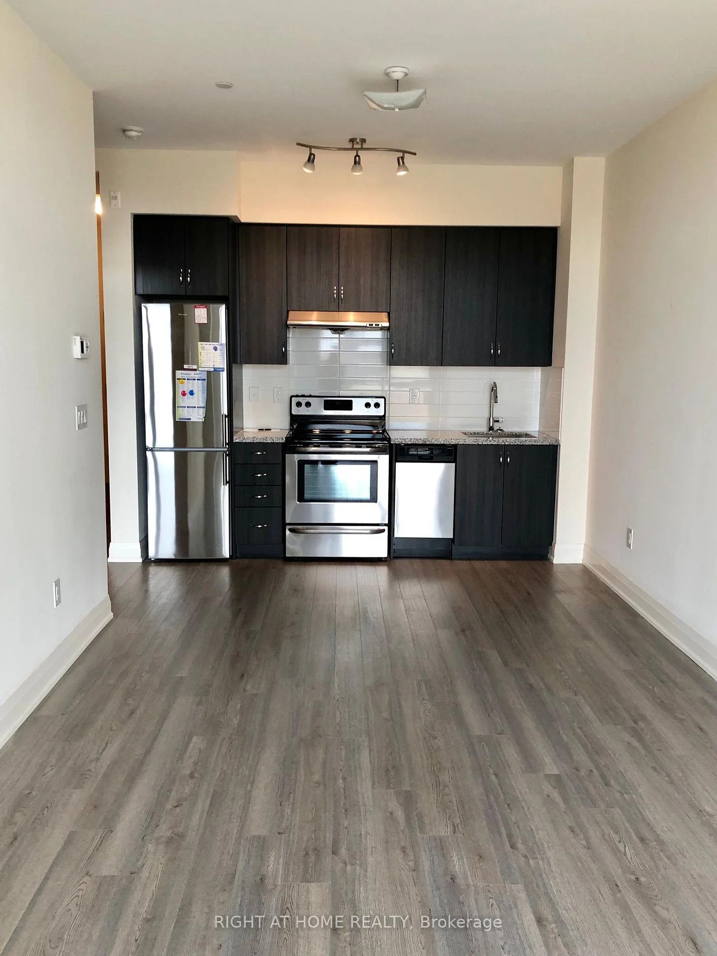 8763 Bayview Avenue 326, Richmond Hill, ON L4B 3V1