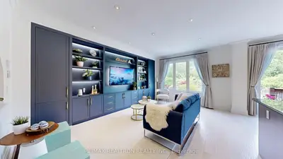 Att/Row/Townhouse in Richmond Hill
