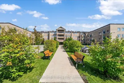 Condo Apartment in Whitchurch-Stouffville
