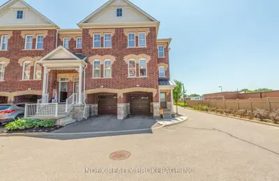 Att/Row/Townhouse in Vaughan