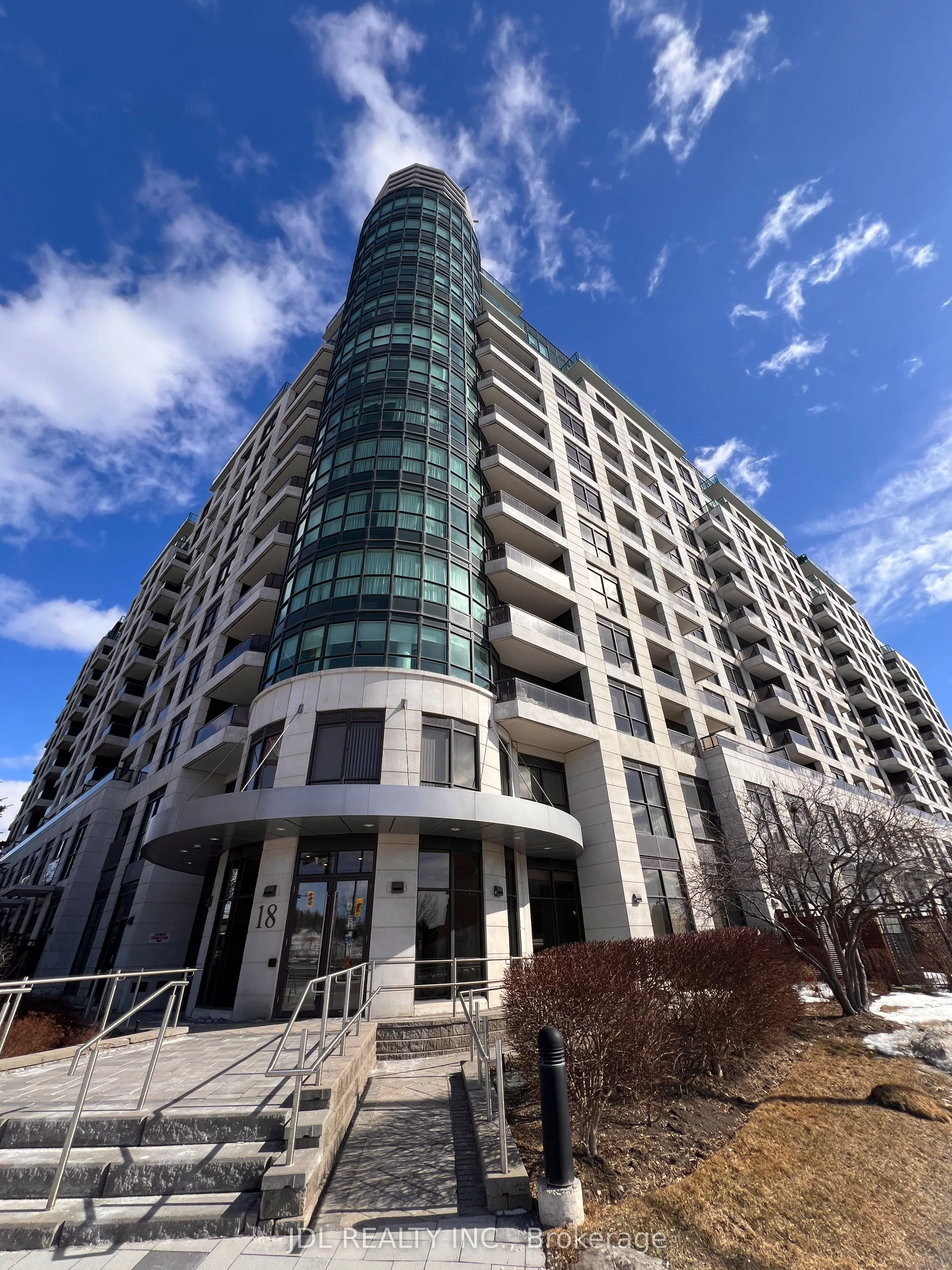 18 Harding Boulevard 416, Richmond Hill, ON L4C 0T3