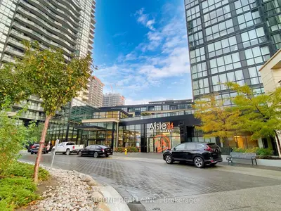 Condo Apartment in Vaughan