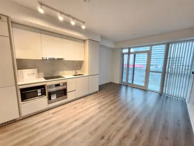 Condo Apartment in Vaughan
