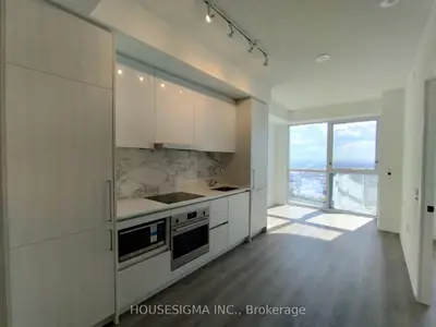 Condo Apartment in Vaughan