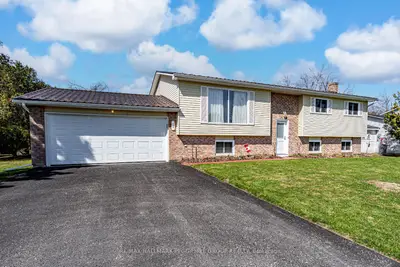 Detached in Essa